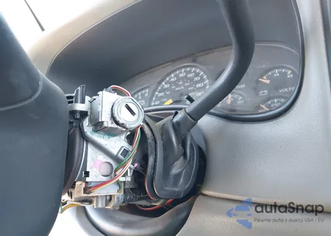 1999 Chevrolet Silverado 1500 Ls from USA, damaged, VIN 2GCEC19T8X1225765